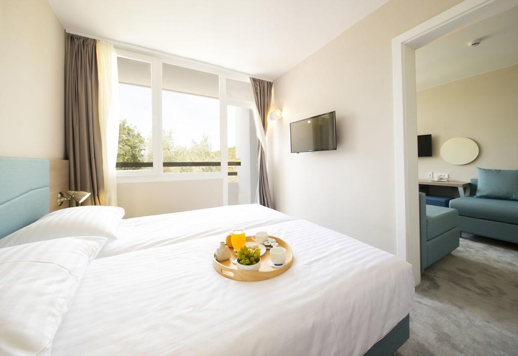Port 9 Island Family Resort Korčula Dış mekan fotoğraf